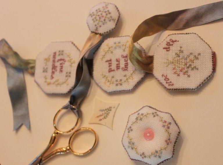 Pinksforpearlssistersa